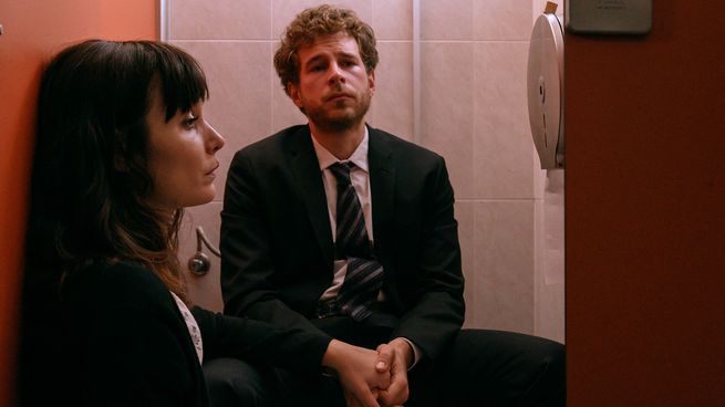Nadia de Santiago y Álvaro Cervantes protagonizan la serie de Netflix “El tiempo que te doy”, un retrato breve e intenso del desamor.
