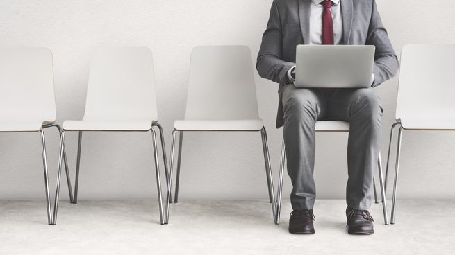 La demanda laboral cayó en la comparación interanual por primera vez en dos años.