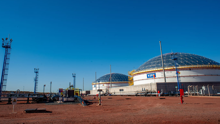 Las exportaciones de petróleo de Vaca Muerta no solo abastecen a la refinería chilena de Enap, sino que también posicionan a la Argentina con salida competitiva al Pacífico y a mercados internacionales de crudo. Las exportaciones de petróleo de Vaca Muerta no solo abastecen a la refinería chilena de Enap, sino que también posicionan a la Argentina con salida competitiva al Pacífico y a mercados internacionales de crudo.