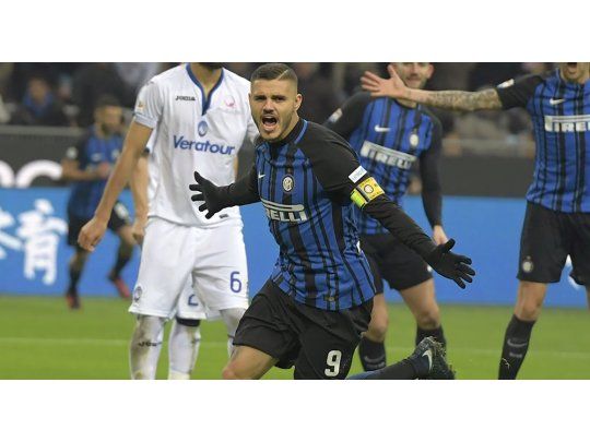 Dybala, ingresó en el segundo tiempo, e Higuaín, hizo uno de penal, marcaron en Juventus, que perdió y se alejó de la punta.