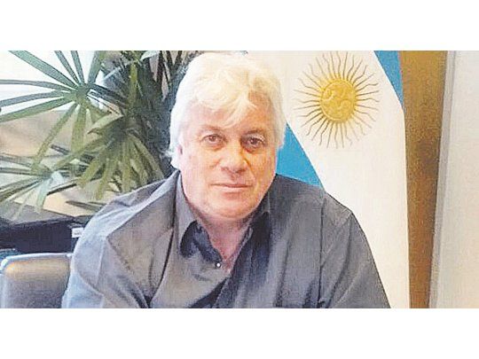 Playa y nieve. Orlando Moccagatta cuenta el plan de la Secretaría de Deporte de desarrollar las disciplinas de mar y de invierno.