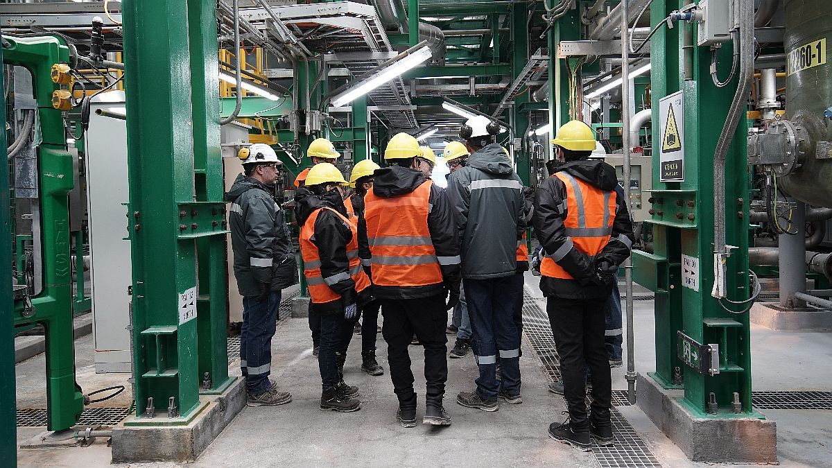 The use of installed capacity improved in February, but remained below 60%