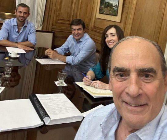 Omar De Marchi junto a Menem, Villarruel y Francos, cuando cumpl&iacute;a el rol de secretario de Relaciones Parlamentarias e Institucionales.