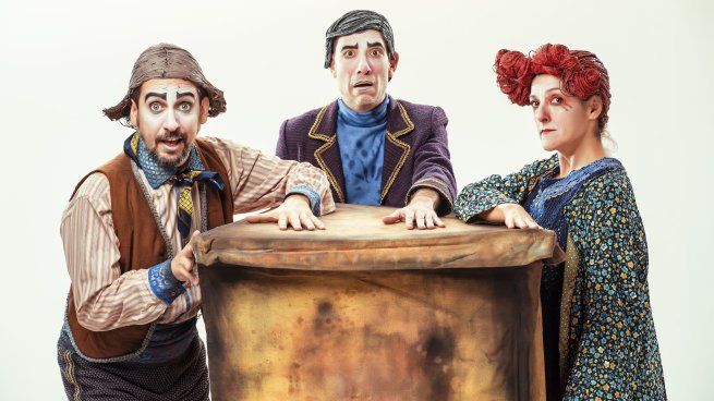 Martín Palladino, Pablo Palavecino y Gimena Riestra en La caja no encaja.&nbsp;