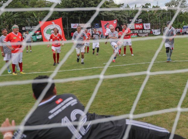 Lula partido de fútbol