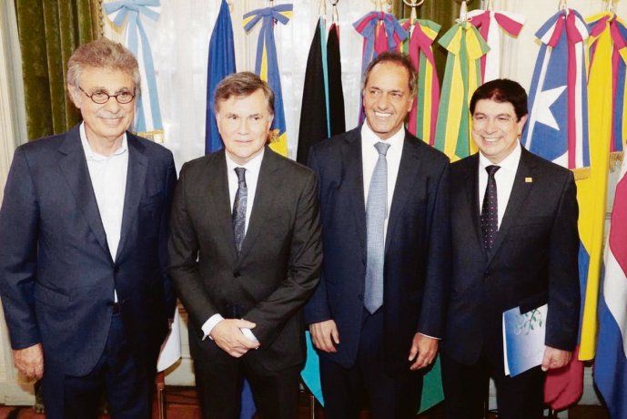 Despedida. Hugo Sigman, Manuel Otero, Daniel Scioli y Caio Tiberio da Rocha en festejo y despedida al nuevo embajador en Brasil, que en febrero ya debe estar en ese pa&iacute;s para acompa&ntilde;ar a Felipe Sol&aacute;.&nbsp;&nbsp;