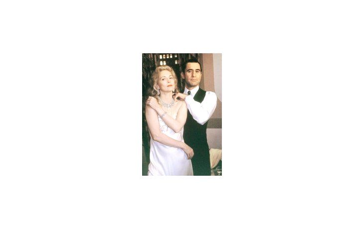 James Farentino como Juan Perón, junto a Faye Dunaway como Evita, en el telefilm de 1981.