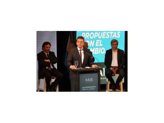 Massa dijo que Cambiemos entró en situación de caída tras escándalo Niembro