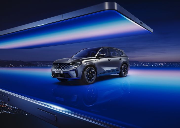 Hacia finales de septiembre, Renault presentó oficialmente nuevo Renault Koleos, un SUV segmento D, que llegó al país para redefinir los estándares de diseño, confort y tecnología de la marca. Hacia finales de septiembre, Renault presentó oficialmente nuevo Renault Koleos, un SUV segmento D, que llegó al país para redefinir los estándares de diseño, confort y tecnología de la marca.