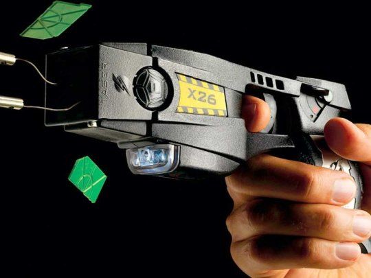 Marcelo D Alessandro indicó que una herramienta para esa situación son las pistolas Taser, un arma electrónica promovida como no letal durante el gobierno de&nbsp;Mauricio Macri.