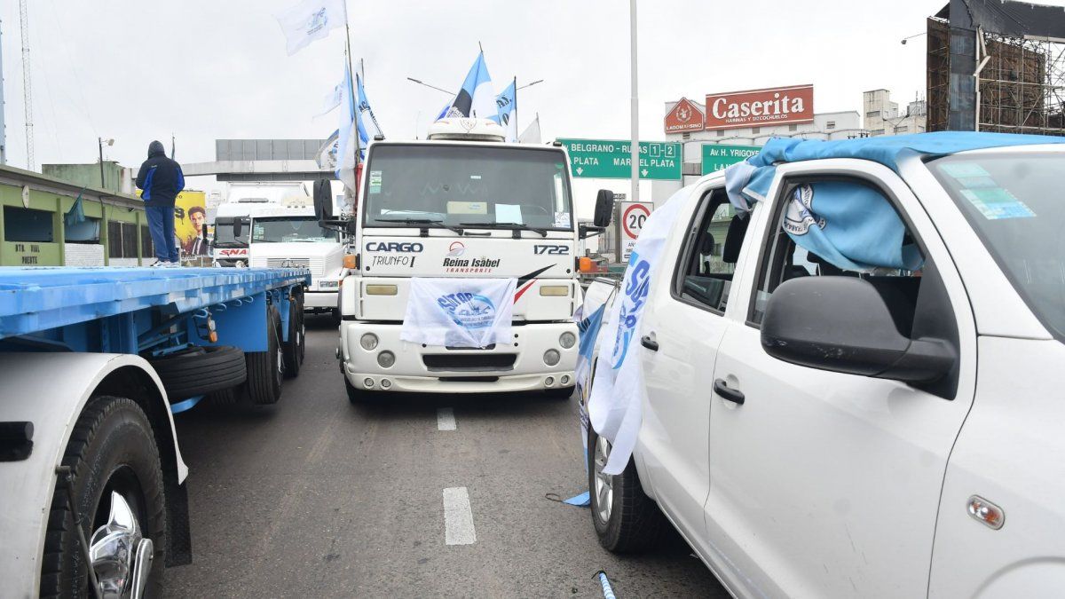 Faltante de gasoil: camioneros no pudieron protestar en el Obelisco