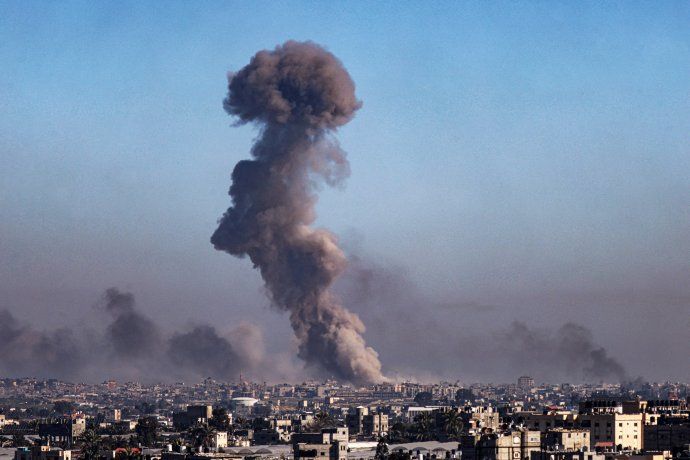 Destrozos causados por un ataque israelí en la Franja de Gaza.