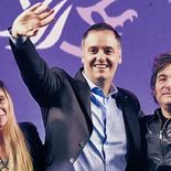 El presidente Javier Milei y su hermana, Karina, respaldaron al jefe de Gabinete, Manuel Adorni. El presidente Javier Milei y su hermana, Karina, respaldaron al jefe de Gabinete, Manuel Adorni.