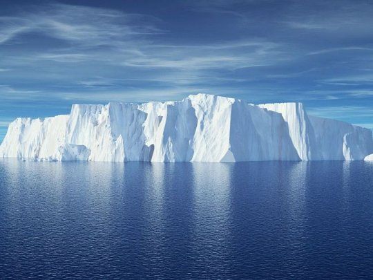 Peligro ecológico por el desprendimiento de un iceberg gigante.
