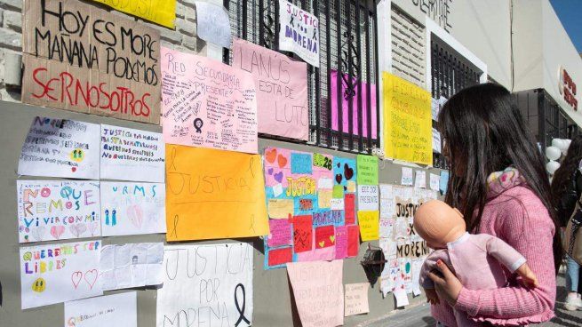 Abrazo a la Escuela Almafuerte 60.