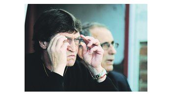 ámbito.com | Julio Falcioni consiguió que no vuelvan a citar a Riquelme, pero le sacaron a Orión, Clemente Rodríguez, Viatri, Chávez y Mouche cuando pelea el campeonato.