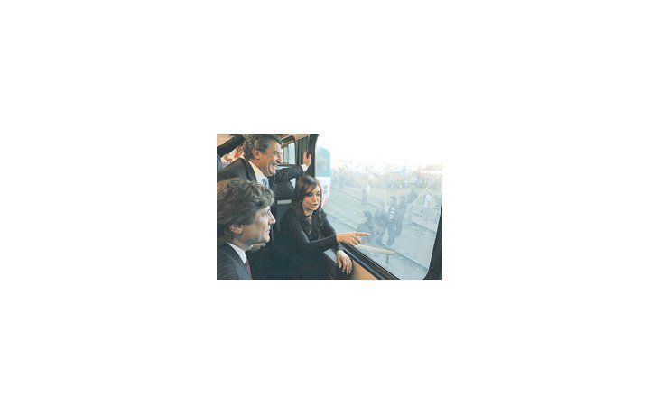 La Presidente abordó la formación en Ayuí, Entre Ríos, junto al gobernador Sergio Urribarri, y su compañero de fórmula, Amado Boudou.
