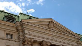 El Banco Nación cuenta con líneas preferenciales para créditos hipotecarios y asistencia a Pymes. El Banco Nación cuenta con líneas preferenciales para créditos hipotecarios y asistencia a Pymes.