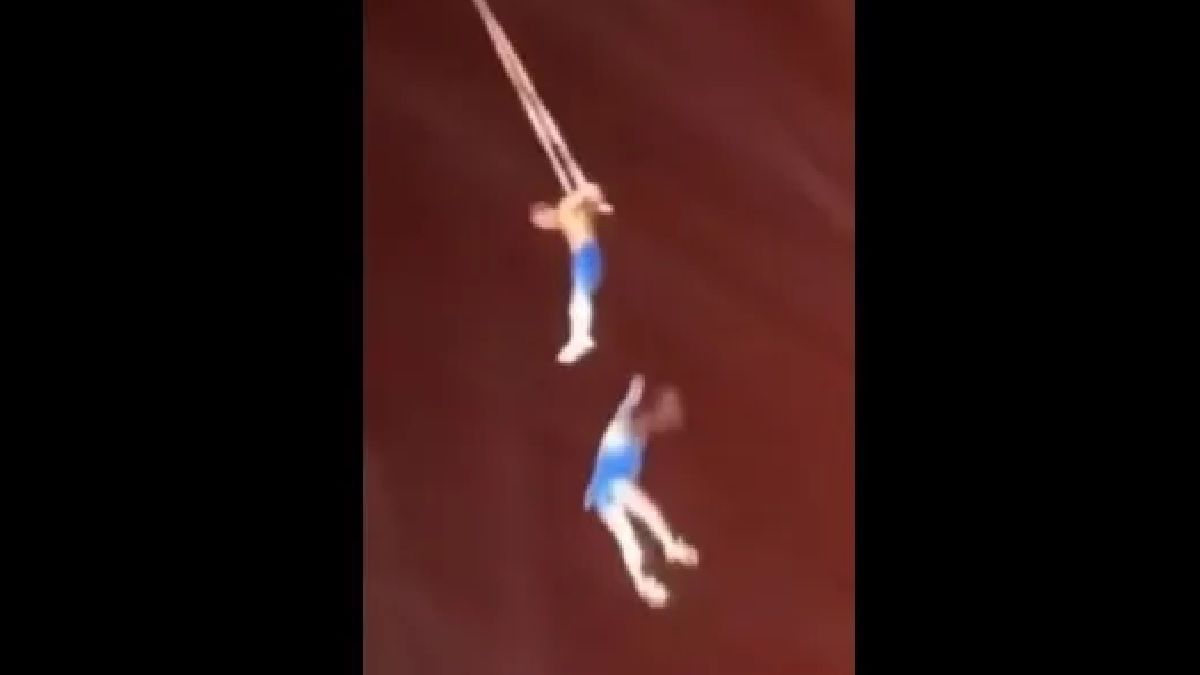 A Chinese trapeze artist died after falling from a great height: tremendous video