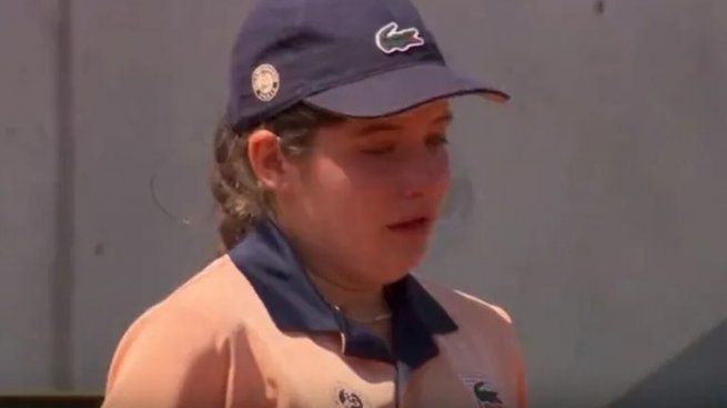 Alcanzapelotas agredida en Roland Garros