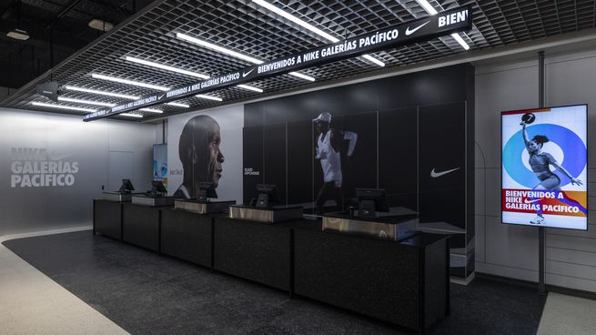 Nike vuelve a tener presencia en la calle Florida, con la apertura del local en Galerías Pacífico.