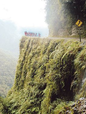 Pese a su nombre, la boliviana «Ruta de la muerte» es todo un éxito entre los ciclistas.