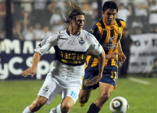 Gimnasia y Rosario Central no se sacaron ventajas y Racing se alejó dos puntos de ambos.