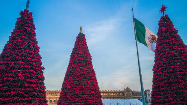 La Verbena Navideña 2025 en el Zócalo CDMX.