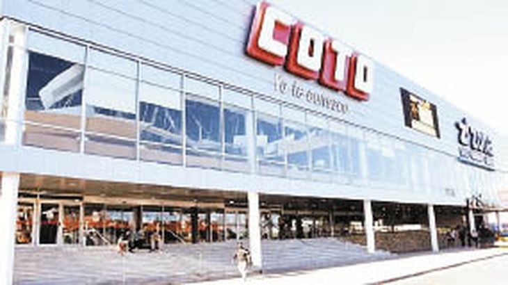 With Coto Digital, the company is also positioned as a leader in online commerce of food, beverages and mass consumption products. With Coto Digital, the company is also positioned as a leader in online commerce of food, beverages and mass consumption products.