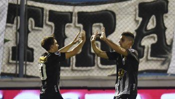 Estudiantes de Buenos Aires eliminó a Arsenal de la Copa Argentina.