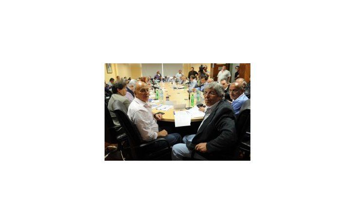 Hugo Moyano, titular de la CGT Azopardo, junto a otros dirigentes de esa central obrera, como Gerónimo Venegas, durante la reunión del Consejo Directivo.