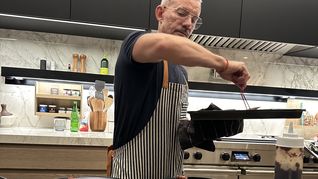 En acción. El chef Pablo Ranea trabaja con productos de estación  