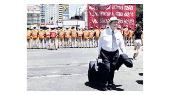 El año pasado,los asambleístasprotestaron en laterminalportuaria deBuquebus. Lasemana próximaintentaránrepetir laavanzada.