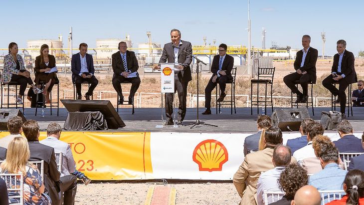 Marcos Bulgheroni, group CEO de Pan American Energy, destacó que la inauguración del oleoducto Sierras Blancas-Allen le permitirá a PAE evacuar la producción de sus áreas operadas Coirón Amargo Sureste (CASE) y Aguada Cánepa.  