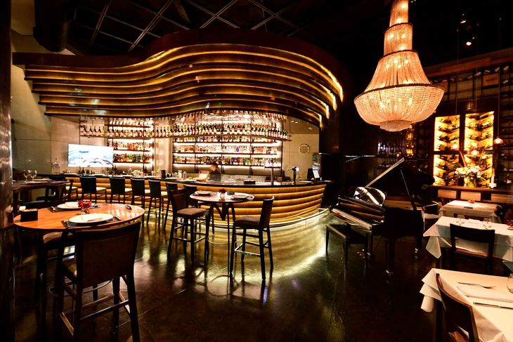 El local es reconocido por su tradición en la zona y por recibir a un público diverso durante todo el día. El local es reconocido por su tradición en la zona y por recibir a un público diverso durante todo el día.