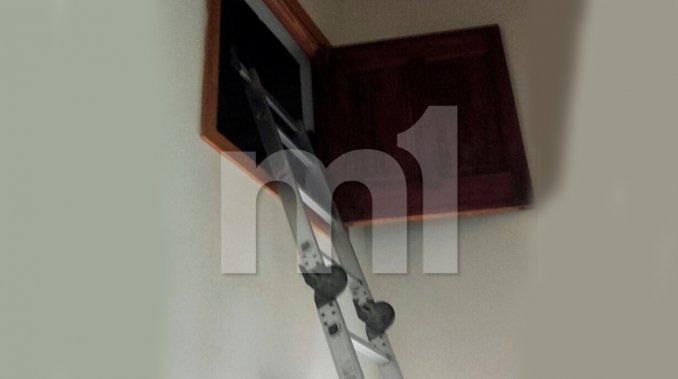 Al lugar se accede por una escalera desde la habitación de López