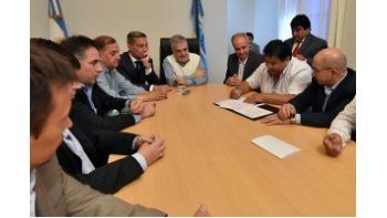Das Neves junto a sindicatos y petroleras elevaron pedido a Macri por crisis energética