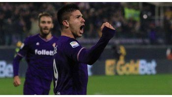 Simeone rescató un agónico punto para el elenco florentino (Foto @acffiorentina).