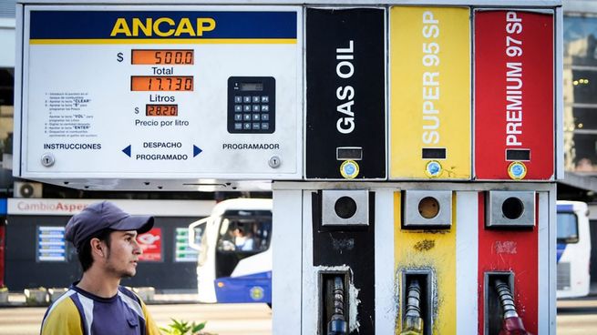 El gobierno uruguayo comunicó el primer aumento de precios en el combustible en lo que va del año.&nbsp;