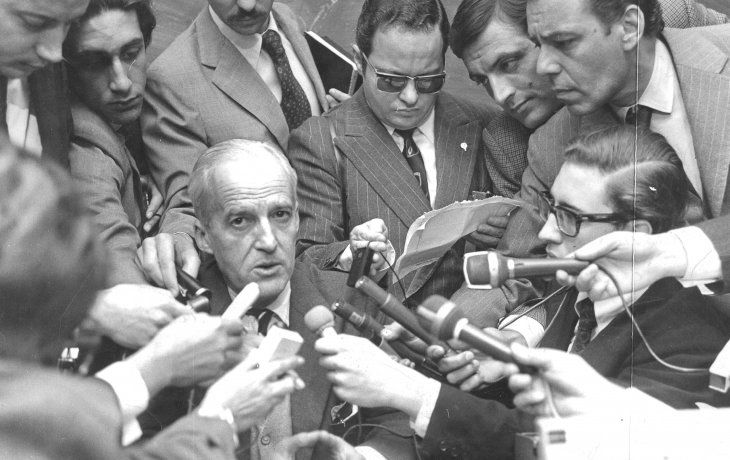 &nbsp;Luis Federico Leloir recibió en Suecia el&nbsp;Premio Nobel de Química&nbsp;por el descubrimiento de procesos bioquímicos básicos para la vida que fueron de gran importancia para el campo de la medicina y la química biológica.