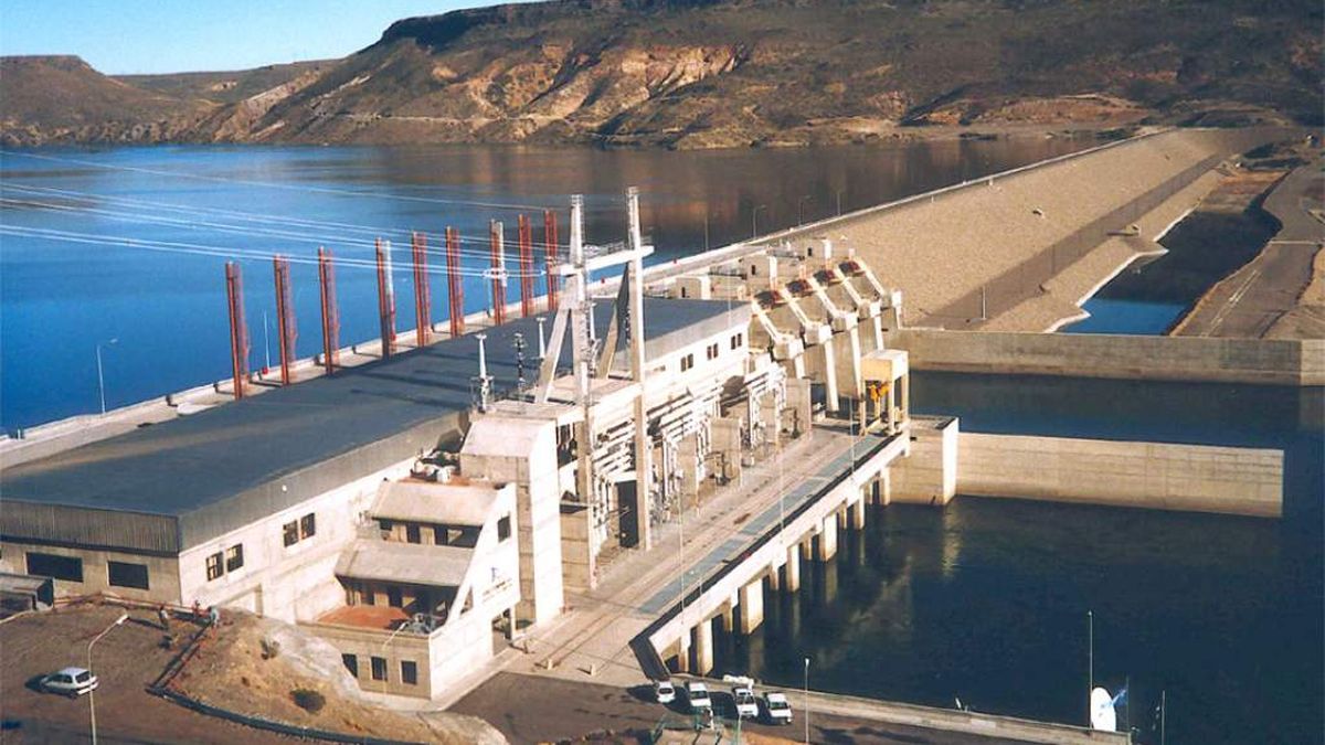 Turismo en Neuquén: cómo visitar una de las represas de agua más grandes  del país