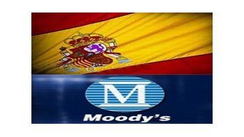 Moodys recortó la nota a 28 bancos españoles