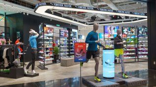 Una de las empresas de indumentaria deportiva más importante del país. Una de las empresas de indumentaria deportiva más importante del país.