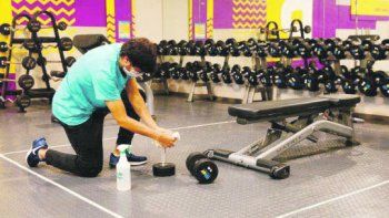 Desafío. Los gimnasios relevantaron las persianas, pese a la prohibición que rige dentro de la Fase 3.