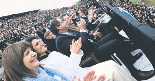 Se cerró desfile del 9 de Julio ante una multitud y un Macri cansado (foto 1)