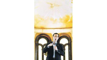 Relanzado por sus victorias, Rick Santorum habló ayer en la capilla de Bella Donna en McKinney, Texas, principal estado en el que se vota el «supermartes» de marzo.