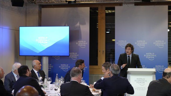 Javier Milei compartió un encuentro con empresarios en Davos.&nbsp;