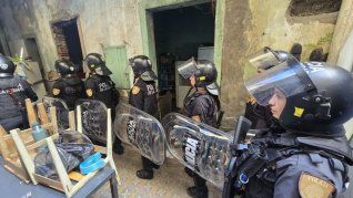 La policía porteña cumplió con una orden judicial y desalojó un inmueble en el barrio de Belgrano.  La policía porteña cumplió con una orden judicial y desalojó un inmueble en el barrio de Belgrano.