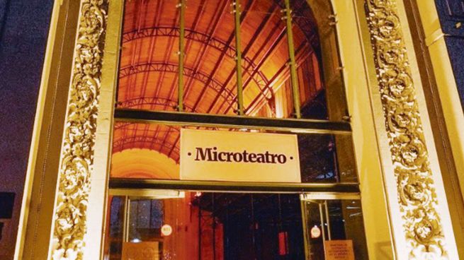 Teatro “bombón”. Microteatro son obras breves en espacios reducidos.