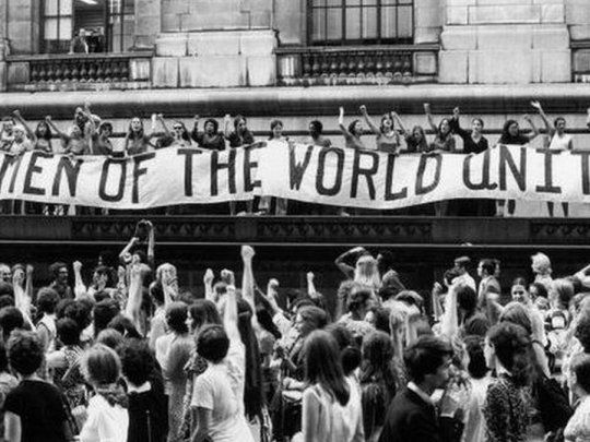 Manifestación por el primer aniversario del incendio en Chicago, en 1910.